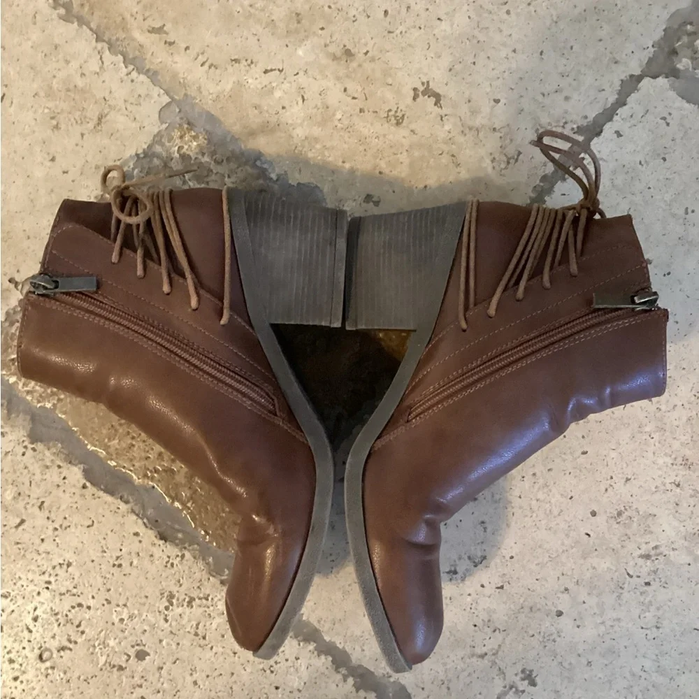 Bamboo ankle heeled booties-side zip-back tie-SZ 9